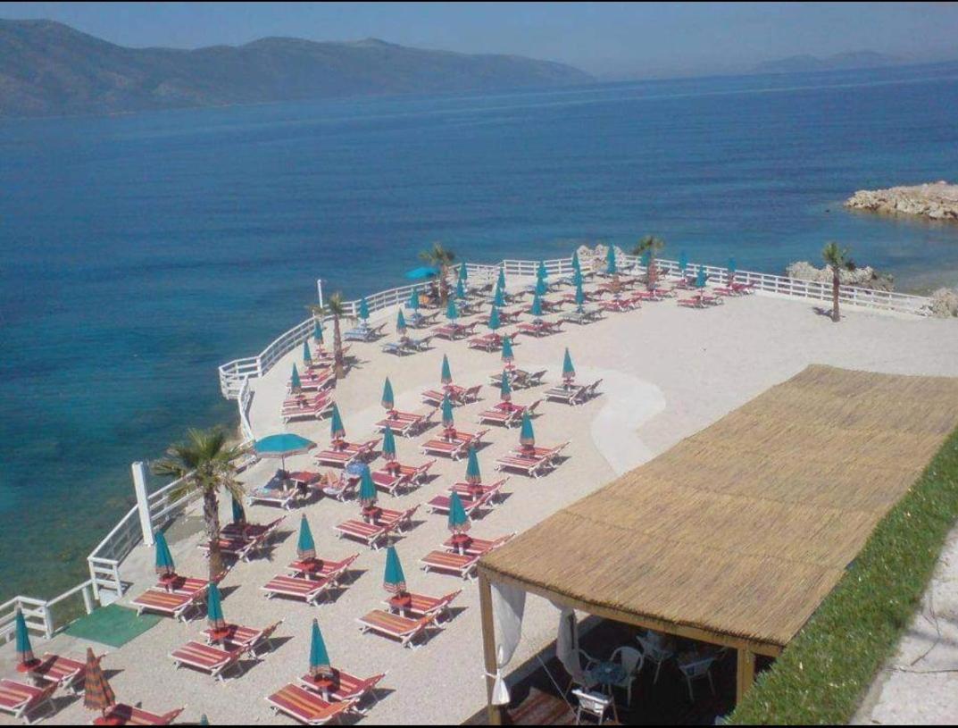Hotel Roi Radhimë Exterior foto